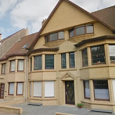 Spacious Flat With Lounge Terrace, Near The Sea