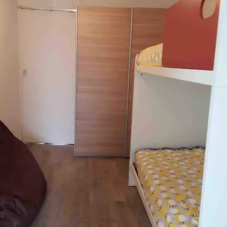 Spacious Flat With Lounge Terrace, Near The Sea アパート デ パンネ