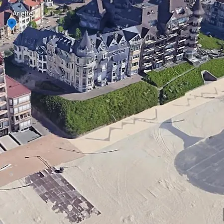 Spacious Flat With Lounge Terrace, Near The Sea La Panne